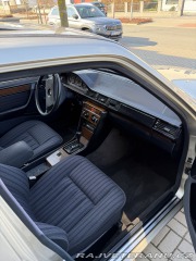 Mercedes-Benz 200 W124 1990