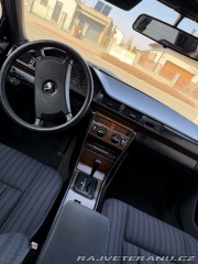 Mercedes-Benz 200 W124 1990