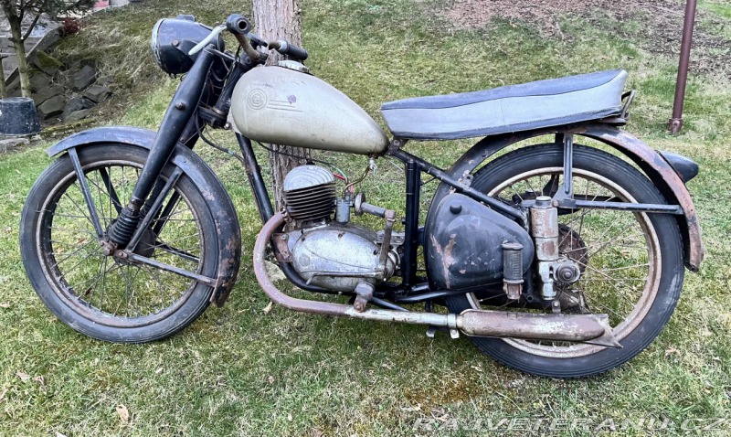 ČZ 125 