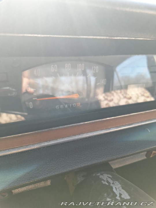 Volha GAZ-24 Sedan 1985