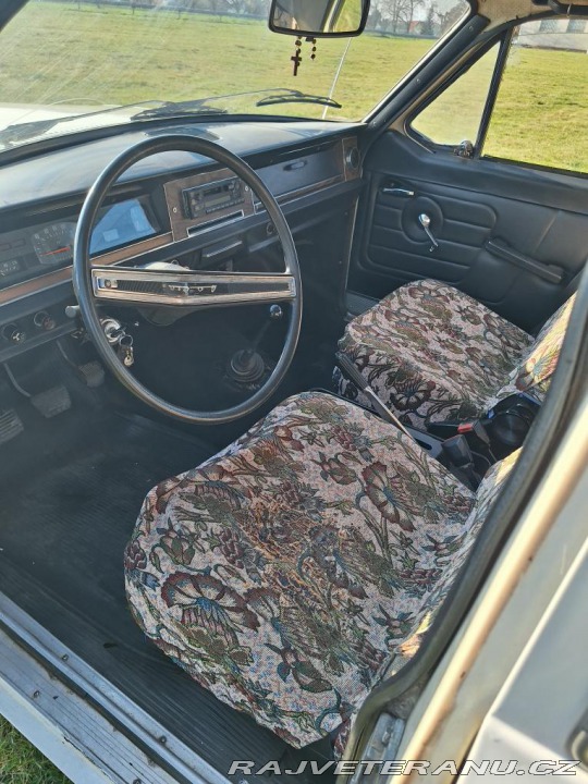 Volha GAZ-24 Sedan 1985