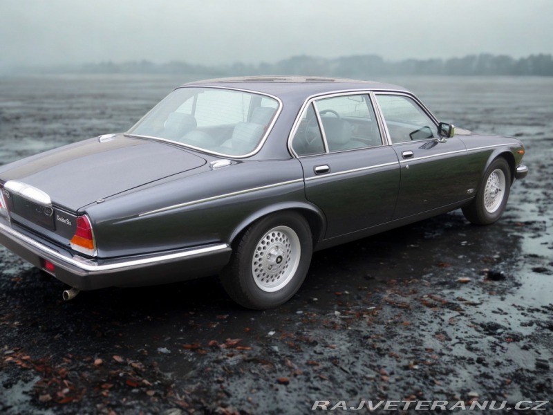 Daimler Double-Six V12 5.3