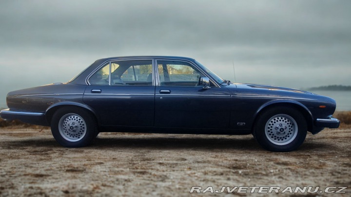 Daimler Double-Six V12 5.3 1994