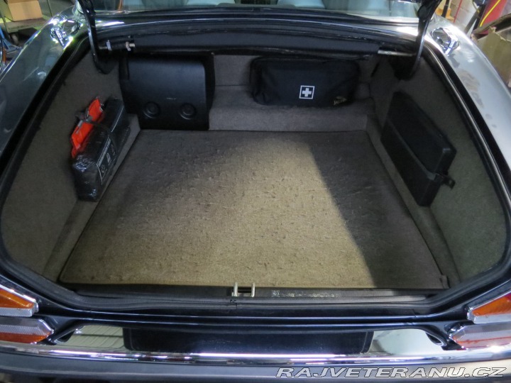 Daimler Double-Six V12 5.3 1994