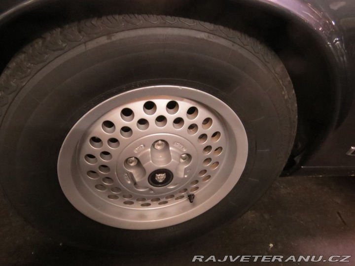 Daimler Double-Six V12 5.3 1994