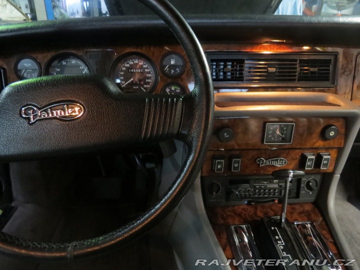 Daimler Double-Six V12 5.3 1994