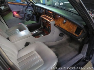 Daimler Double-Six V12 5.3 1994