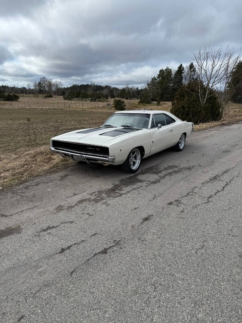 Dodge Charger 5.7 V8 Hemi