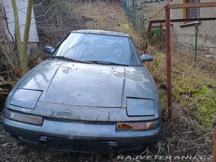 Mazda Ostatní modely 323F 1,6i 1990