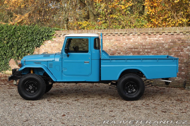 Toyota Land Cruiser BJ45 LWB Pickup 1982