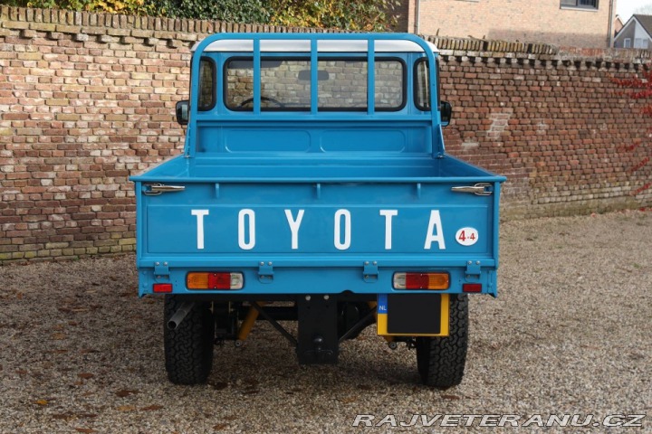 Toyota Land Cruiser BJ45 LWB Pickup 1982