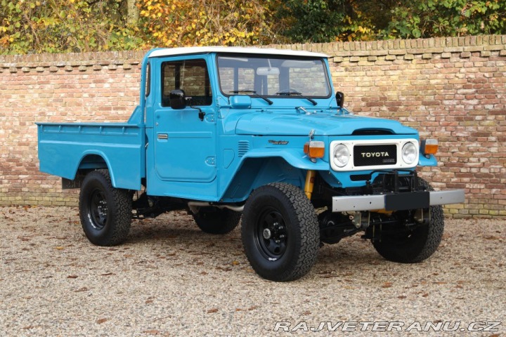Toyota Land Cruiser BJ45 LWB Pickup 1982