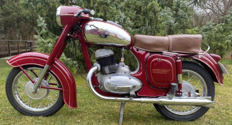 Jawa 250 Kývačka