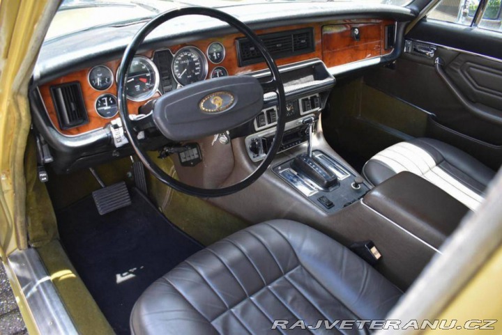 Daimler Ostatní modely Double Six 5.3 V12 1975