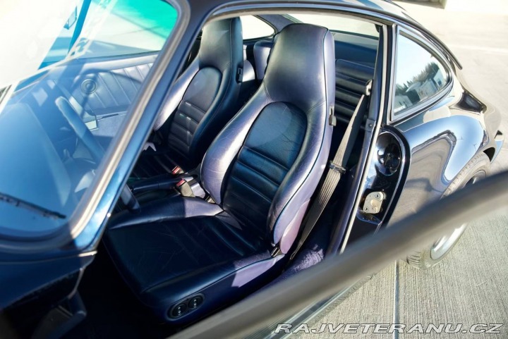 Porsche 911 964 Carrera 2 1990