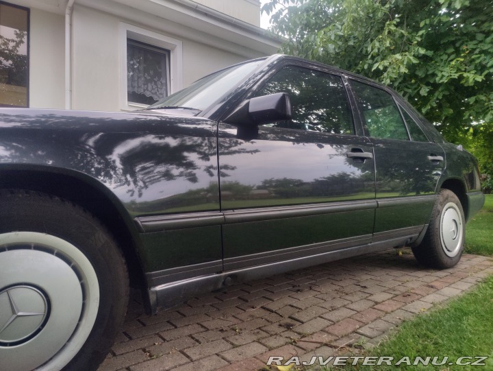 Mercedes-Benz 230  1987