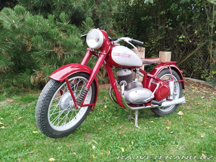 Jawa 250 pérák 1952