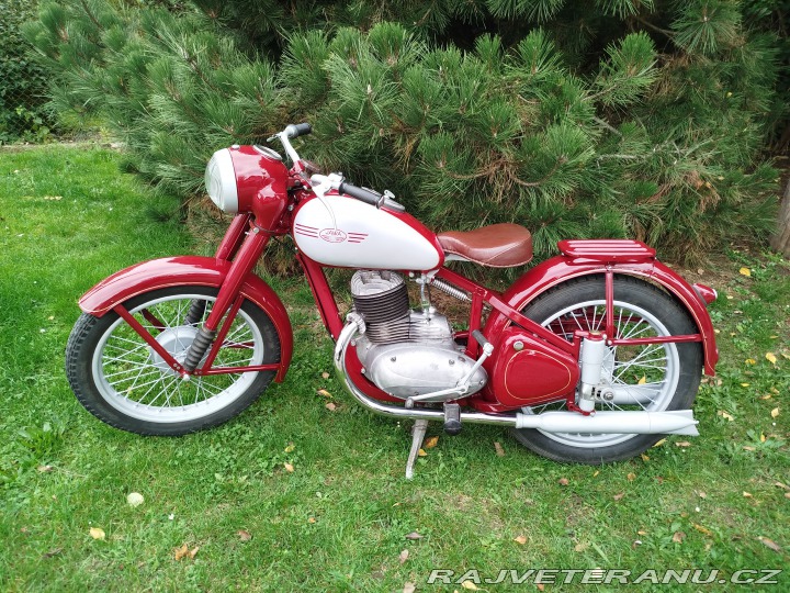 Jawa 250 pérák 1952