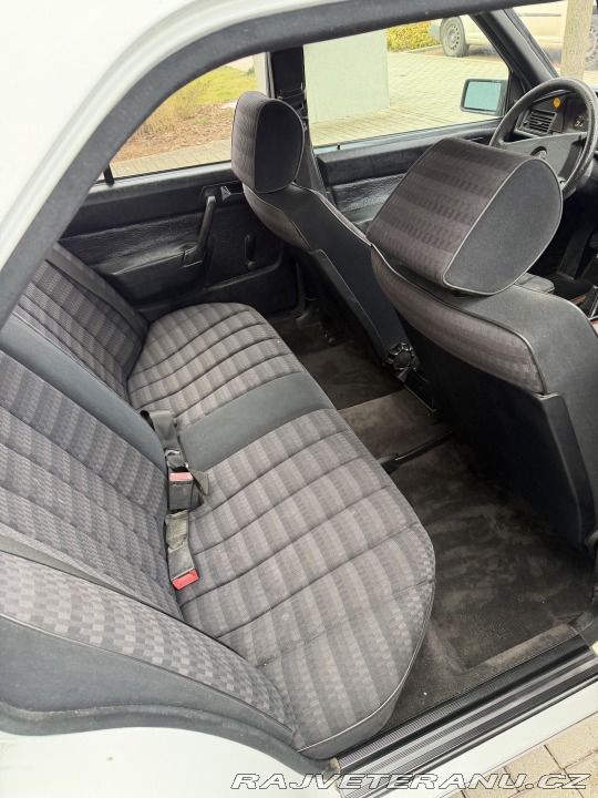 Mercedes-Benz 190  1990