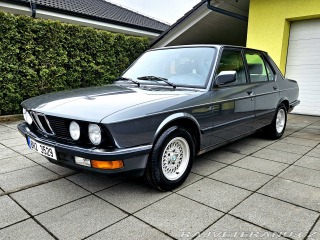 BMW  520i E28! Top youngtimer!