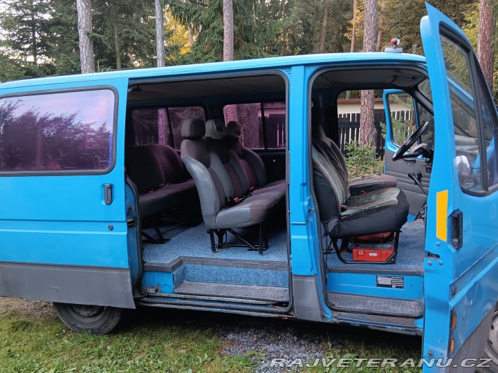 Ford Transit Minibus 1990