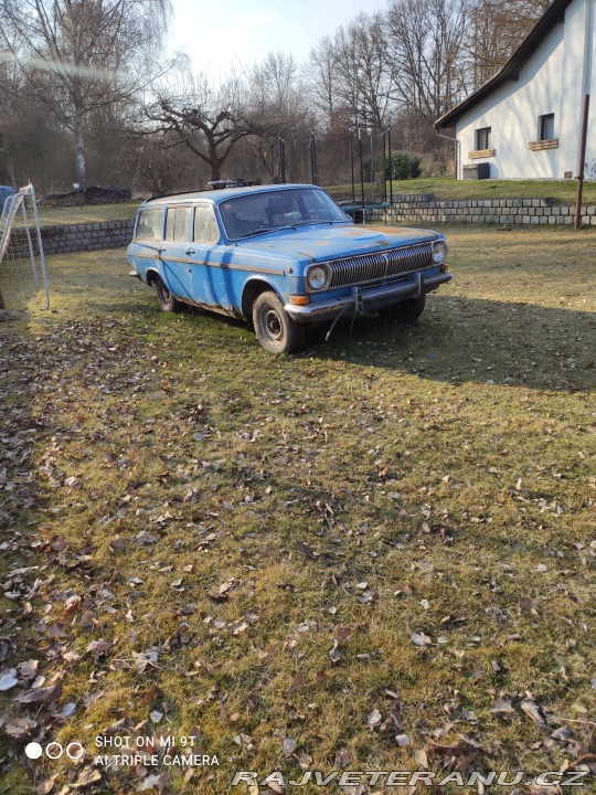 GAZ 24  1982