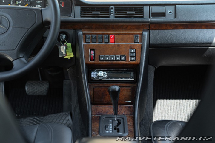 Mercedes-Benz 200 TE 200 16V SPORTLINE 1992