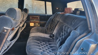 Cadillac Brougham 5.0. 1988