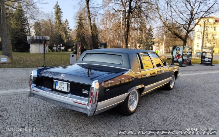 Cadillac Brougham 5.0. 1992