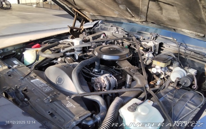 Cadillac Brougham 5.0. 1992