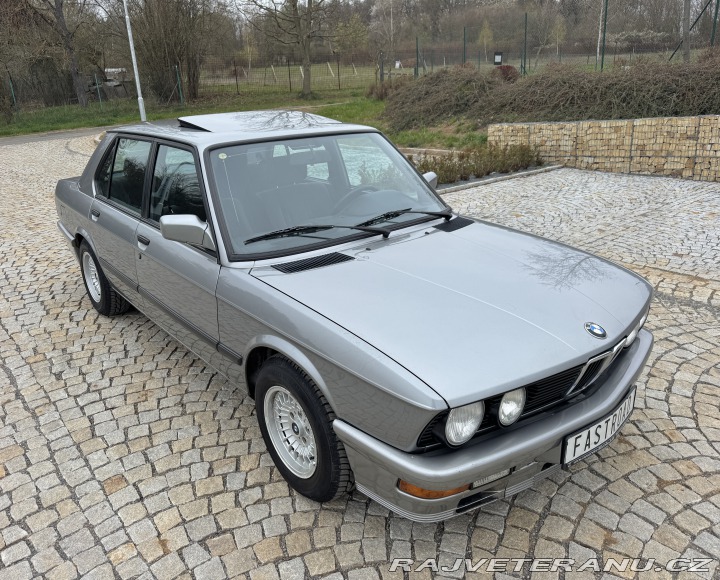 BMW 5 E28 520i shadowline 1986