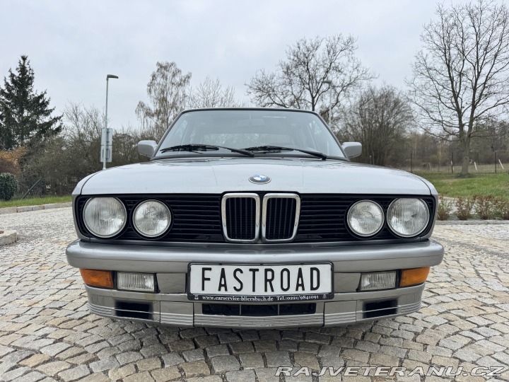 BMW 5 E28 520i shadowline 1986