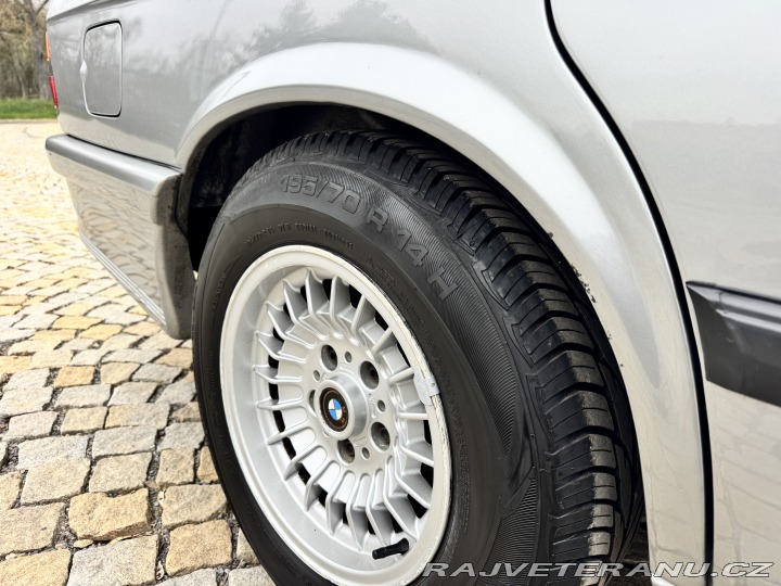 BMW 5 E28 520i shadowline 1986