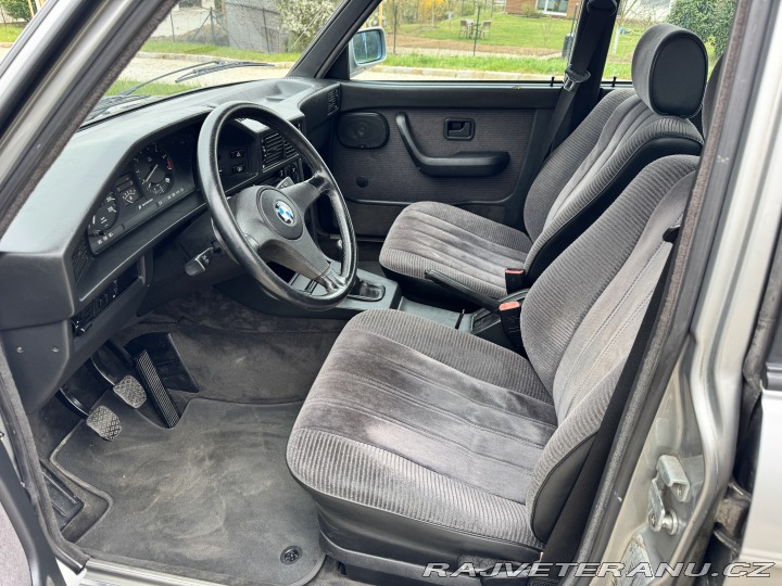 BMW 5 E28 520i shadowline 1986