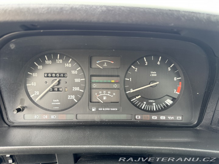 BMW 5 E28 520i shadowline 1986