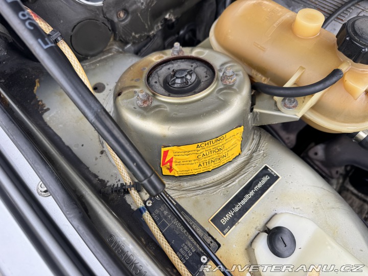 BMW 5 E28 520i shadowline 1986