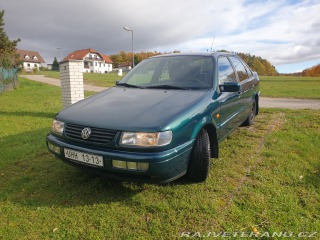 Volkswagen Passat B4 sedan