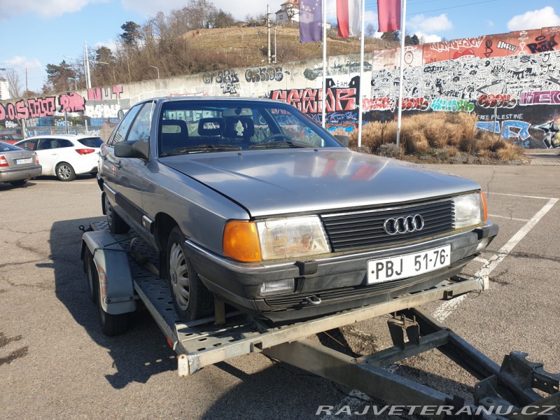 Audi 100 C3 sedan 5V