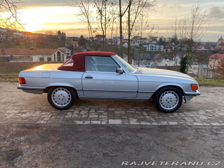 Mercedes-Benz SL 107/560 SL 1985