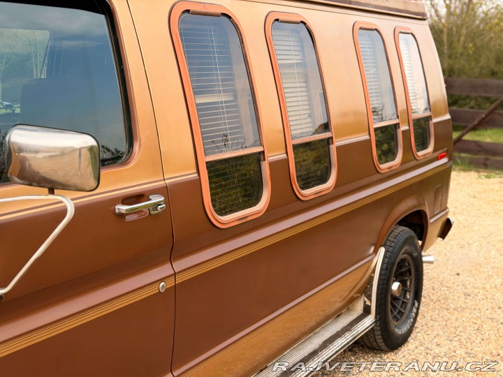 Ford Econoline E150 5.0 V8 Classic Coach 1984