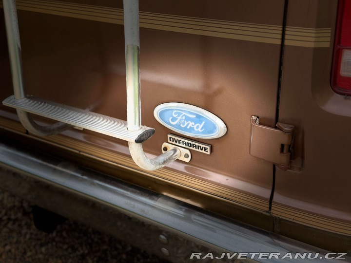 Ford Econoline E150 5.0 V8 Classic Coach 1984