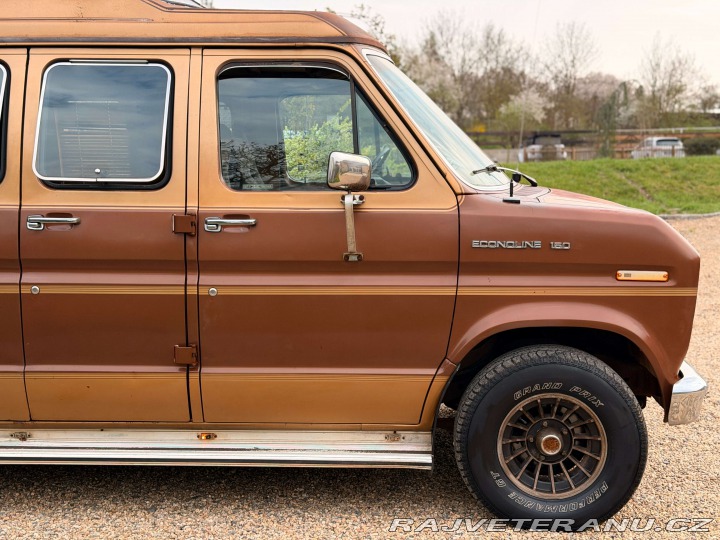Ford Econoline E150 5.0 V8 Classic Coach 1984
