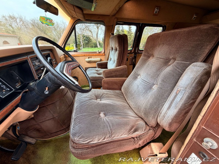 Ford Econoline E150 5.0 V8 Classic Coach 1984