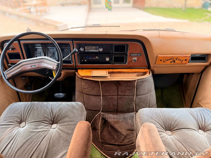Ford Econoline E150 5.0 V8 Classic Coach 1984