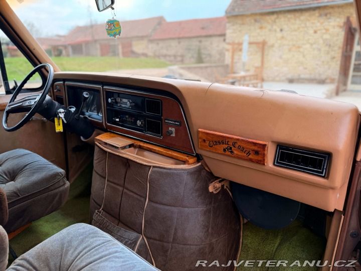 Ford Econoline E150 5.0 V8 Classic Coach 1984