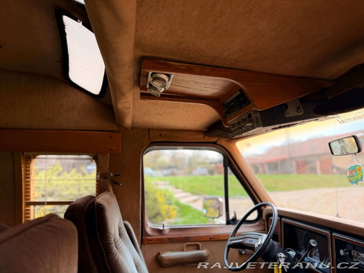 Ford Econoline E150 5.0 V8 Classic Coach 1984