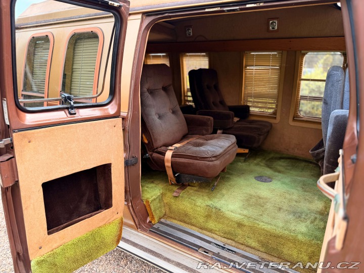 Ford Econoline E150 5.0 V8 Classic Coach 1984