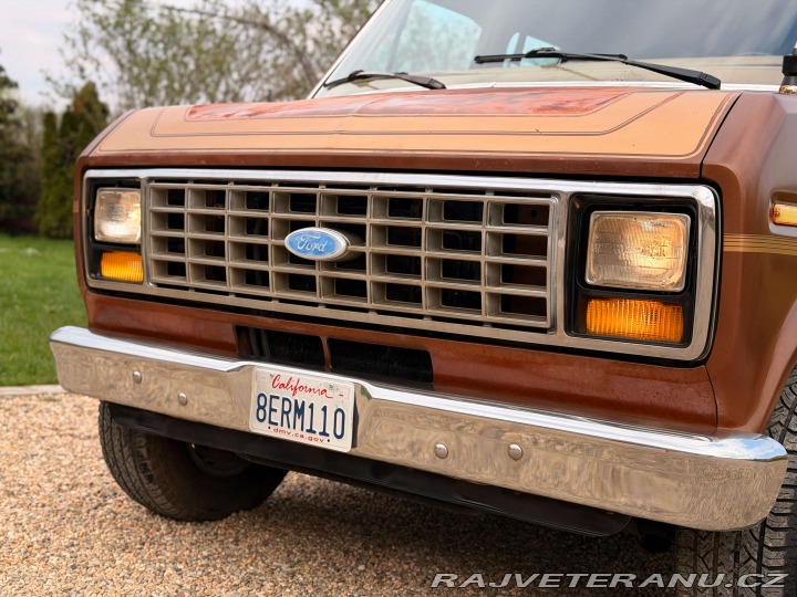 Ford Econoline E150 5.0 V8 Classic Coach 1984