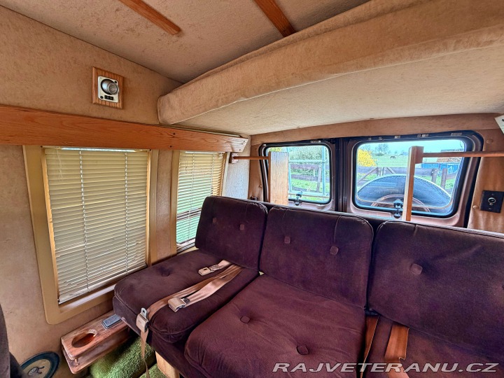 Ford Econoline E150 5.0 V8 Classic Coach 1984