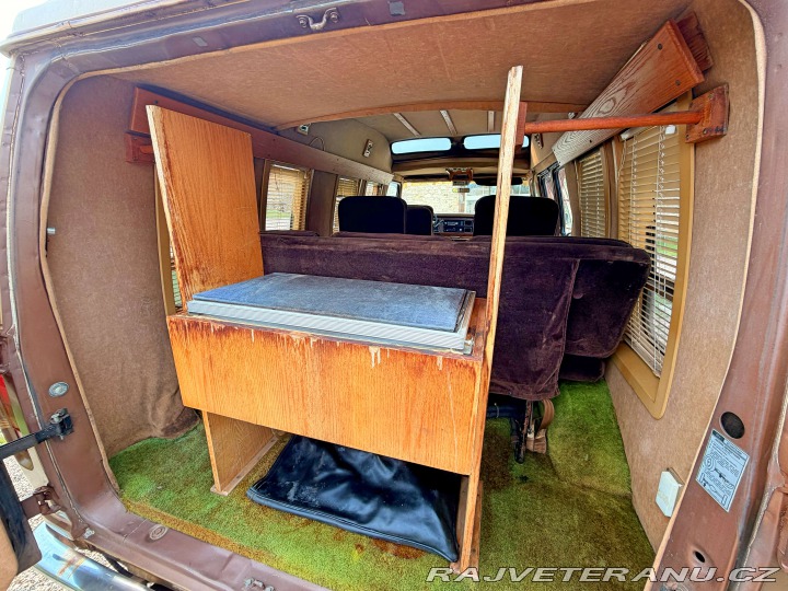 Ford Econoline E150 5.0 V8 Classic Coach 1984